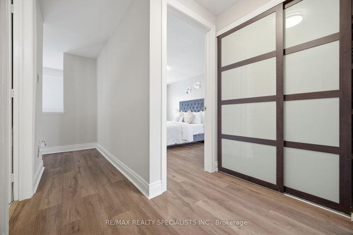 Photo 16 at 19 - 6780 Formentera Avenue, Meadowvale, Mississauga