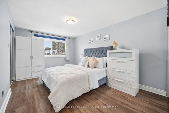 Photo 17 at 19 - 6780 Formentera Avenue, Meadowvale, Mississauga