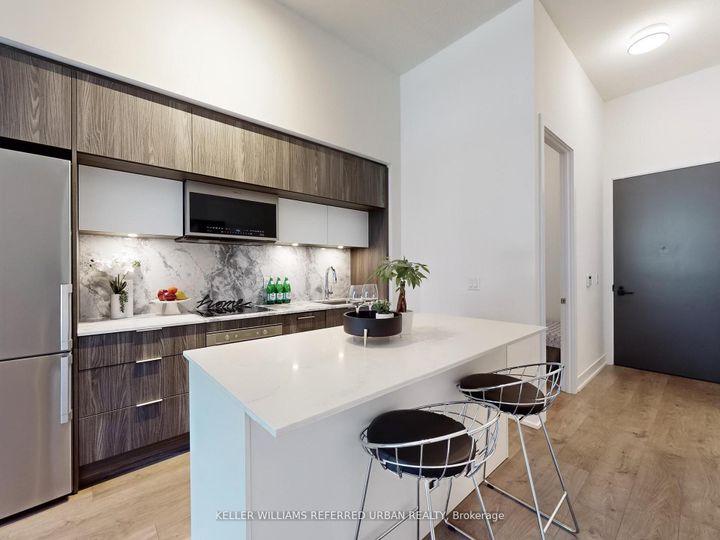 Photo 4 at 239 - 25 Adra Grado Way, Bayview Village, Toronto