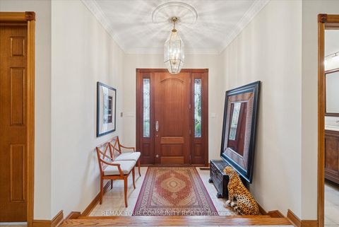 Photo 4 at 8 Old Park Lane, Bayview Hill, Richmond Hill