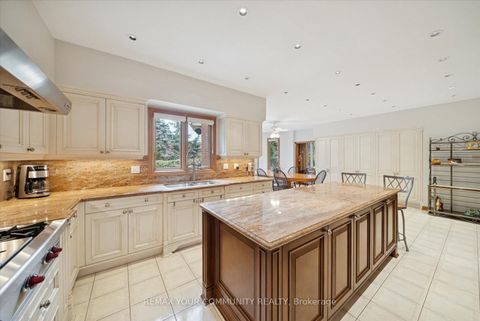 Photo 11 at 8 Old Park Lane, Bayview Hill, Richmond Hill