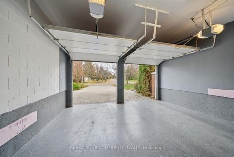 Photo 38 at 8 Old Park Lane, Bayview Hill, Richmond Hill