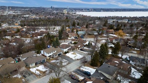 Photo 1 at 12 Peacock Lane, Allandale Heights, Barrie