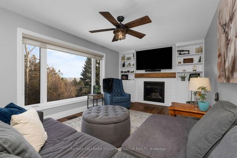 Photo 2 at 12 Peacock Lane, Allandale Heights, Barrie