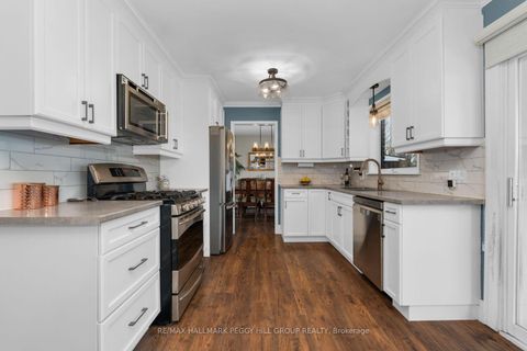 Photo 4 at 12 Peacock Lane, Allandale Heights, Barrie