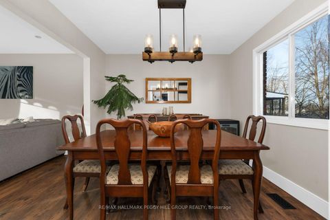 Photo 5 at 12 Peacock Lane, Allandale Heights, Barrie