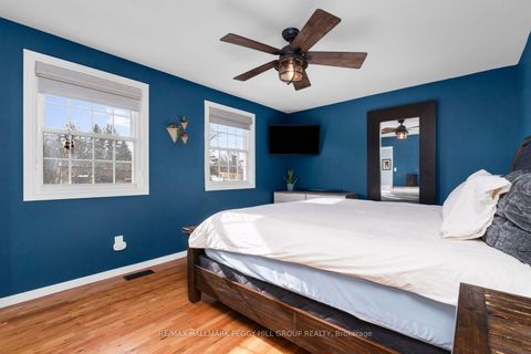 Photo 7 at 12 Peacock Lane, Allandale Heights, Barrie