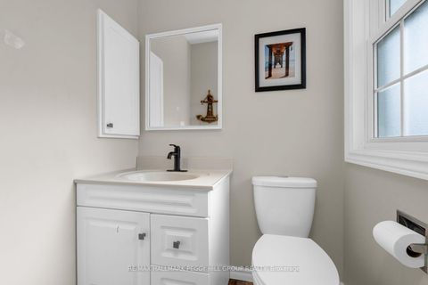 Photo 8 at 12 Peacock Lane, Allandale Heights, Barrie