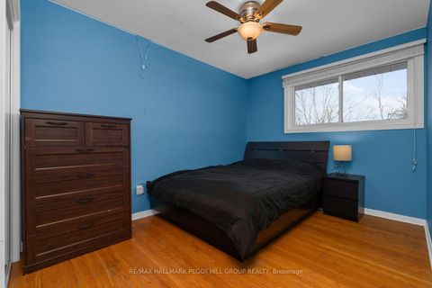 Photo 9 at 12 Peacock Lane, Allandale Heights, Barrie