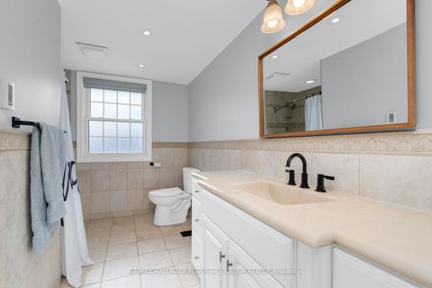 Photo 12 at 12 Peacock Lane, Allandale Heights, Barrie