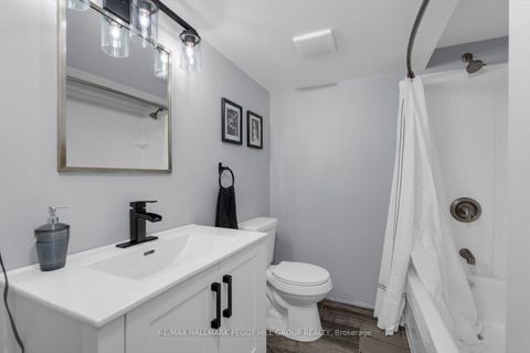 Photo 16 at 12 Peacock Lane, Allandale Heights, Barrie