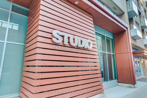 Photo 2 at 403 - 199 Richmond Street W, Waterfront Communities C1, Toronto