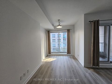 Photo 6 at 403 - 199 Richmond Street W, Waterfront Communities C1, Toronto