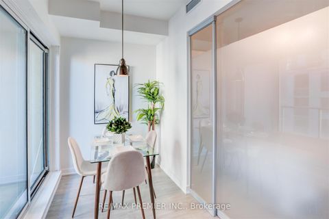 Photo 9 at 403 - 199 Richmond Street W, Waterfront Communities C1, Toronto