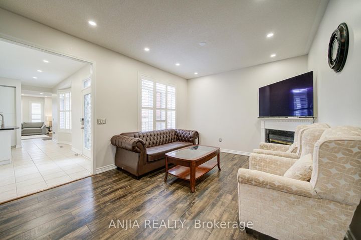 Photo 10 at 116 Emery Hill Boulevard, Berczy, Markham