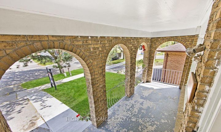 Photo 2 at 1870 Rosefield Road, Liverpool, Pickering