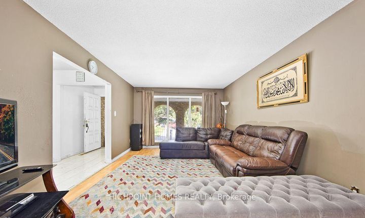 Photo 4 at 1870 Rosefield Road, Liverpool, Pickering