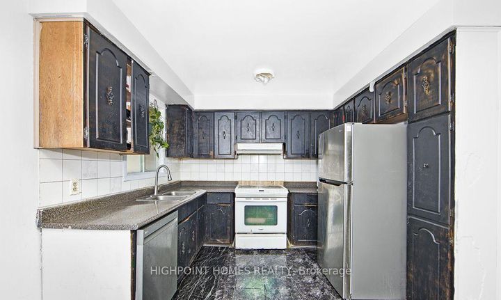 Photo 7 at 1870 Rosefield Road, Liverpool, Pickering