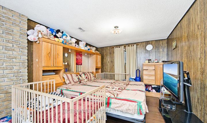 Photo 20 at 1870 Rosefield Road, Liverpool, Pickering