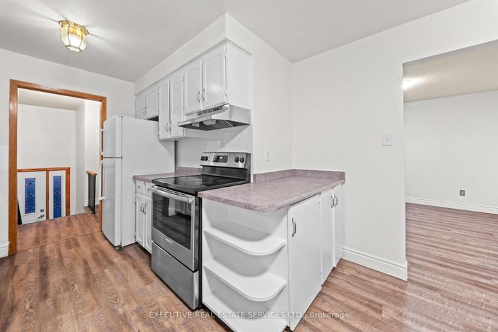 Photo 16 at 44 Lakecrest Trail, Heart Lake West, Brampton