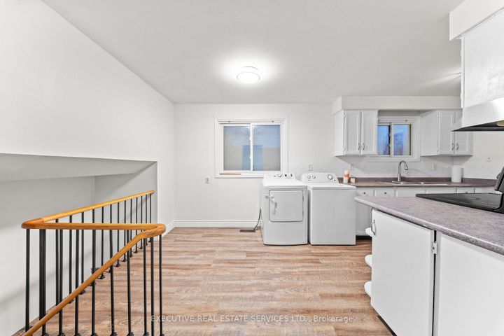 Photo 18 at 44 Lakecrest Trail, Heart Lake West, Brampton