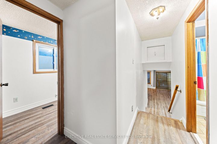 Photo 19 at 44 Lakecrest Trail, Heart Lake West, Brampton