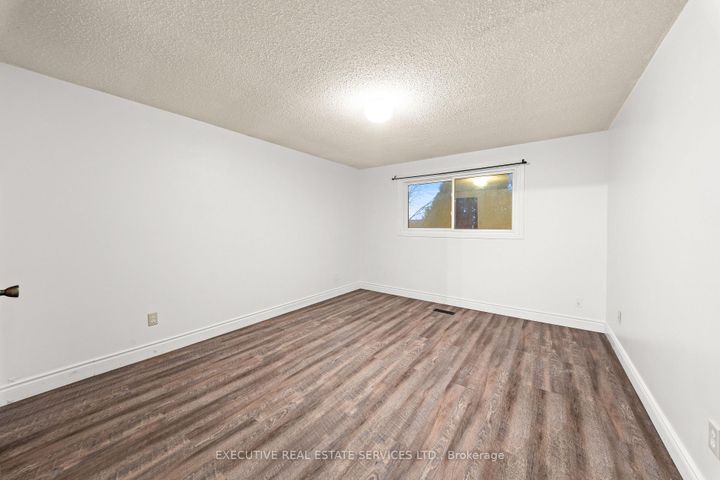 Photo 20 at 44 Lakecrest Trail, Heart Lake West, Brampton