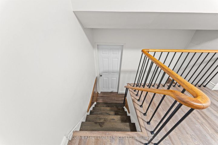 Photo 25 at 44 Lakecrest Trail, Heart Lake West, Brampton