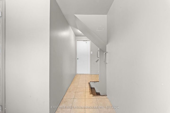 Photo 28 at 44 Lakecrest Trail, Heart Lake West, Brampton