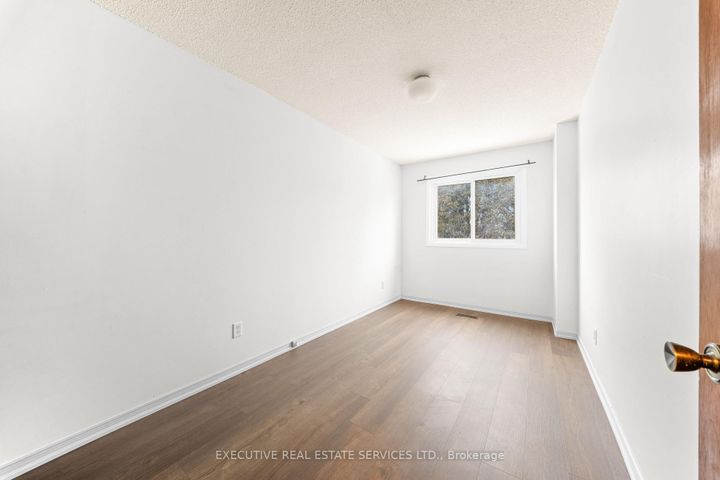 Photo 33 at 44 Lakecrest Trail, Heart Lake West, Brampton