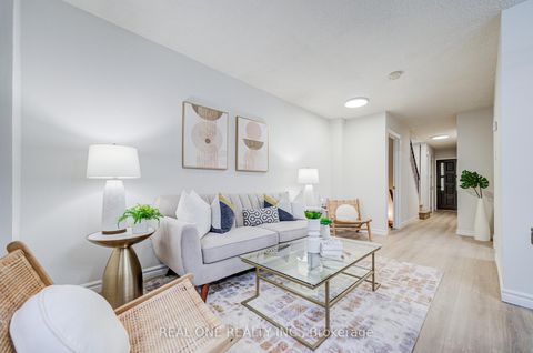 Photo 3 at 81 Elsa Vine Way, Bayview Village, Toronto