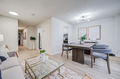 Photo 4 at 81 Elsa Vine Way, Bayview Village, Toronto