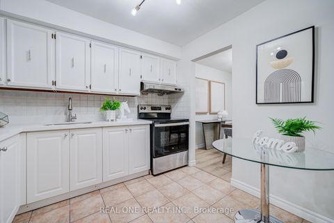 Photo 14 at 81 Elsa Vine Way, Bayview Village, Toronto