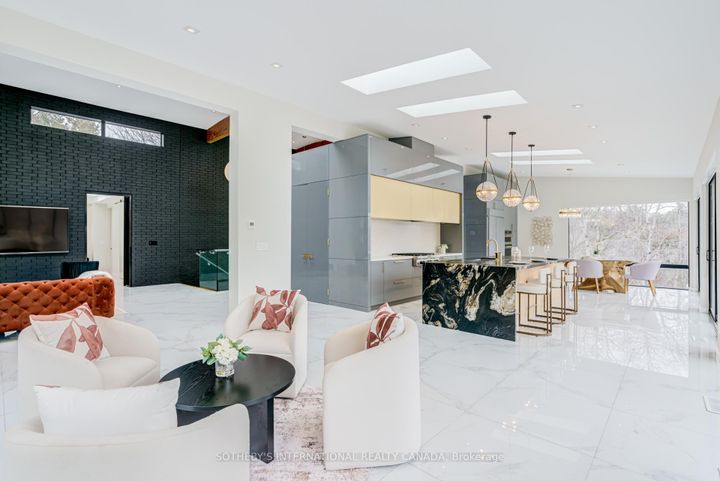 Photo 8 at 4599 Langstaff Road, East Woodbridge, Vaughan