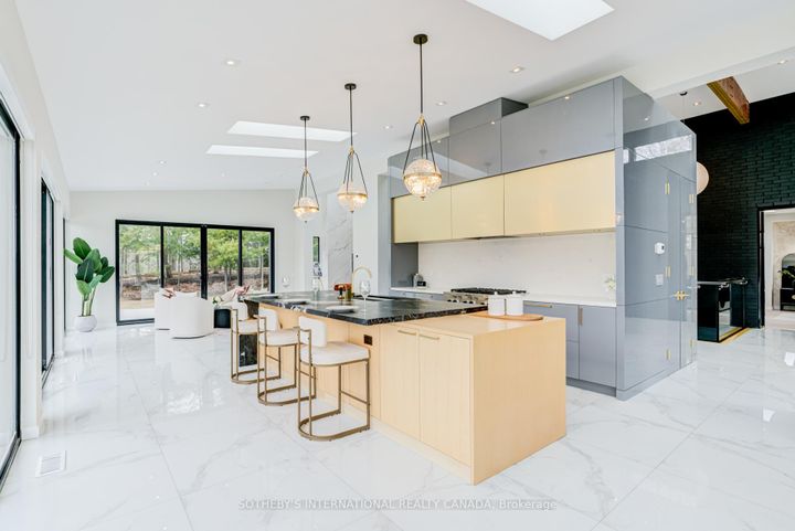 Photo 11 at 4599 Langstaff Road, East Woodbridge, Vaughan