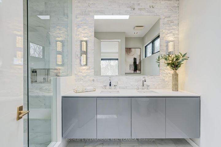 Photo 16 at 4599 Langstaff Road, East Woodbridge, Vaughan