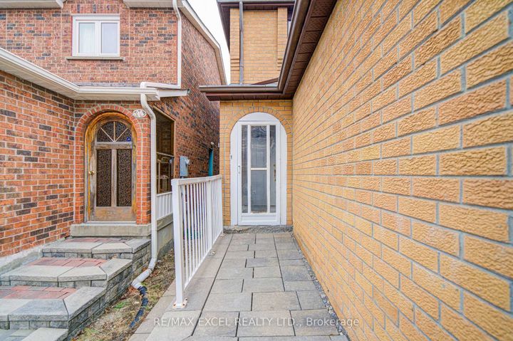 Photo 3 at 23 Tangmere Crescent, Milliken Mills East, Markham