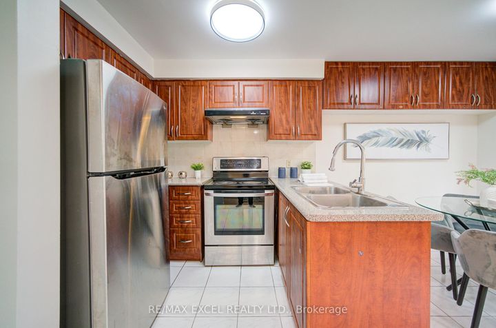 Photo 15 at 23 Tangmere Crescent, Milliken Mills East, Markham