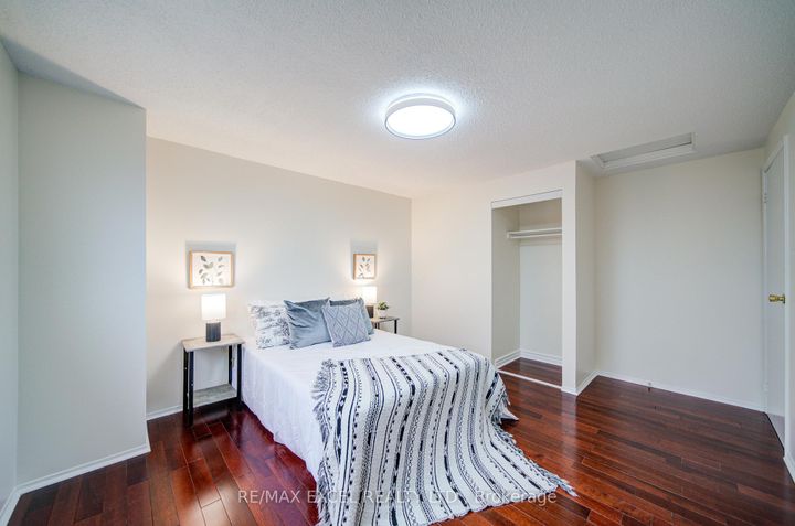 Photo 30 at 23 Tangmere Crescent, Milliken Mills East, Markham