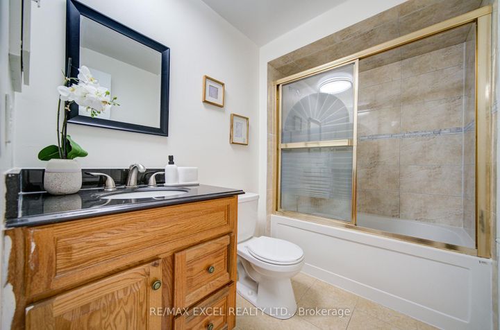 Photo 33 at 23 Tangmere Crescent, Milliken Mills East, Markham