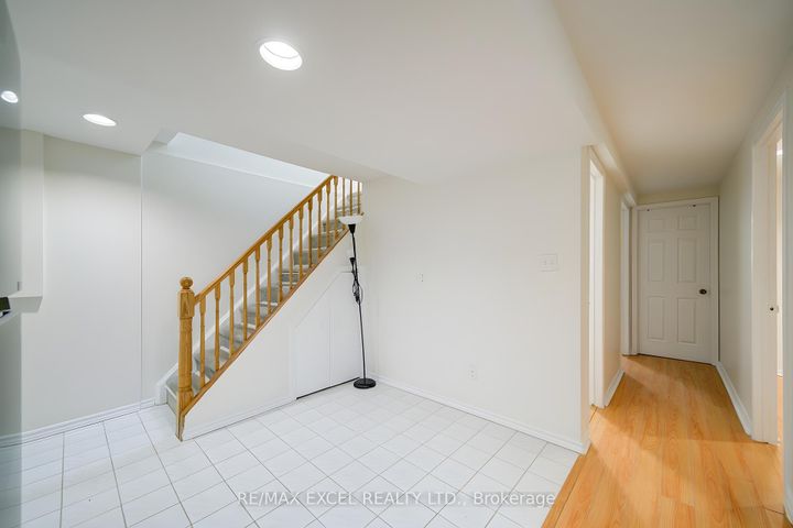Photo 35 at 23 Tangmere Crescent, Milliken Mills East, Markham