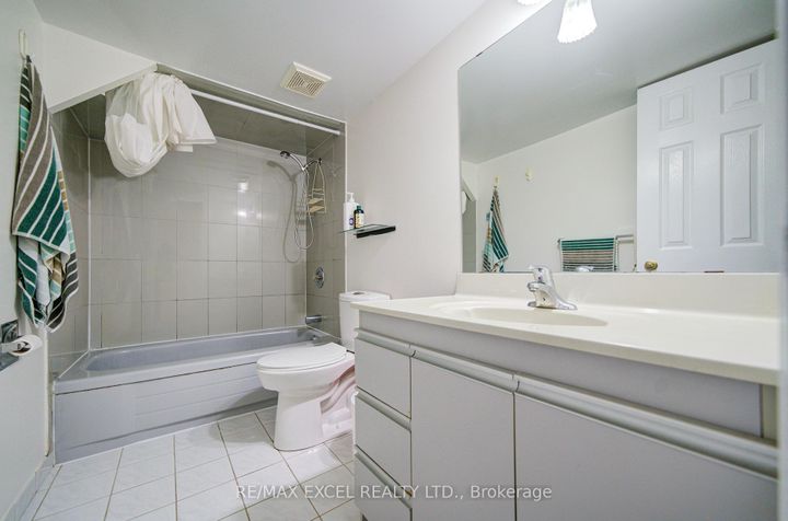 Photo 42 at 23 Tangmere Crescent, Milliken Mills East, Markham