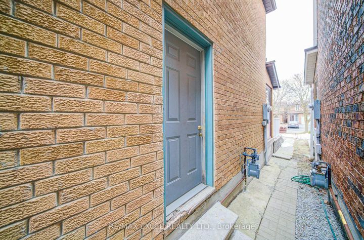 Photo 43 at 23 Tangmere Crescent, Milliken Mills East, Markham