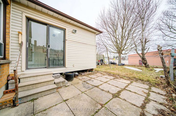 Photo 44 at 23 Tangmere Crescent, Milliken Mills East, Markham