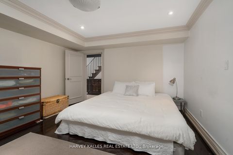 Photo 17 at 7 Ridgewood Road, Forest Hill South, Toronto