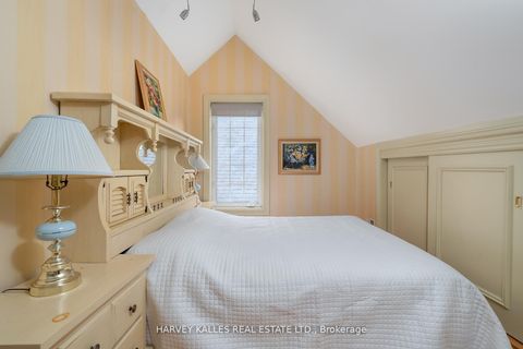 Photo 18 at 7 Ridgewood Road, Forest Hill South, Toronto