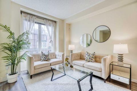 Photo 3 at 51 - 100 Elgin Mills Road W, Westbrook, Richmond Hill