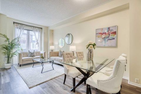 Photo 5 at 51 - 100 Elgin Mills Road W, Westbrook, Richmond Hill