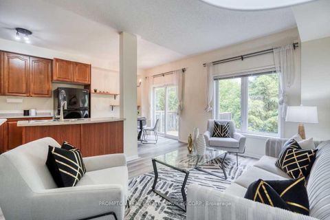 Photo 7 at 51 - 100 Elgin Mills Road W, Westbrook, Richmond Hill