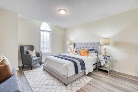 Photo 11 at 51 - 100 Elgin Mills Road W, Westbrook, Richmond Hill